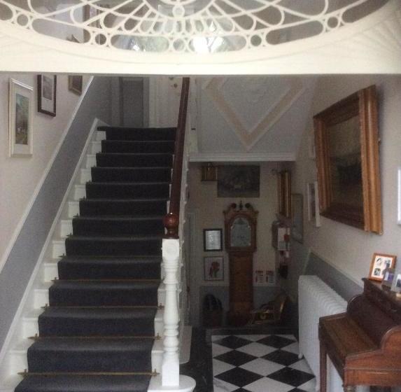 ホテル Barrowville Guest House