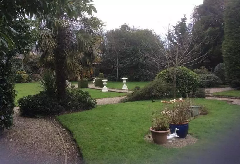 فندق Barrowville Guest House