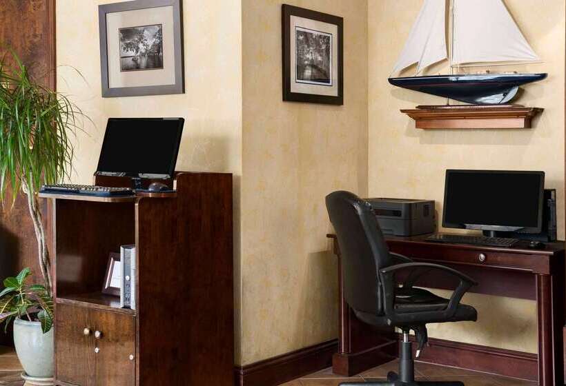 בית מלון כפרי Collins  Naples