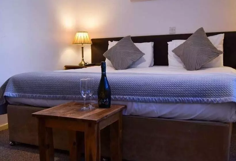 בית מלון כפרי Dobbins Inn