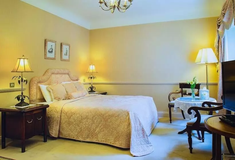 هتل Fuchsia House