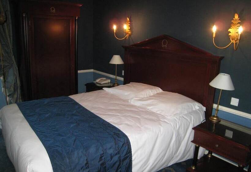 هتل Hôtel Les Maréchaux