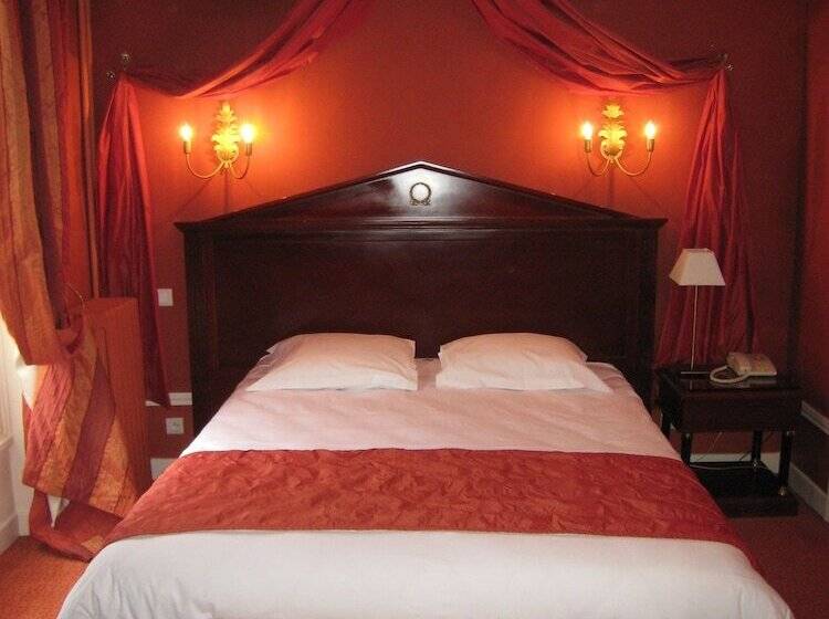 هتل Hôtel Les Maréchaux