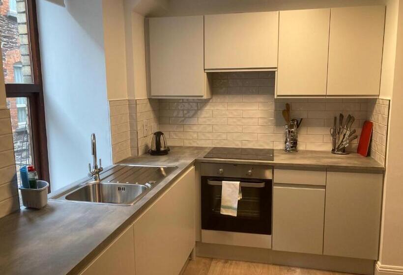 فندق Isaacs Cork City