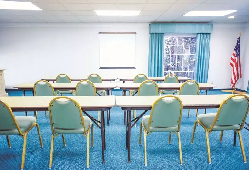 호텔 La Quinta Inn By Wyndham Moline Airport