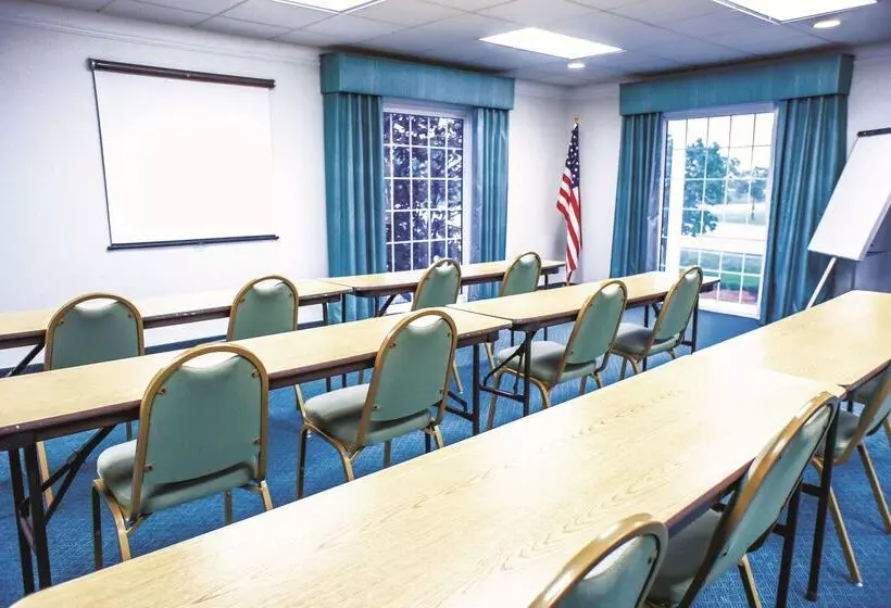 호텔 La Quinta Inn By Wyndham Moline Airport