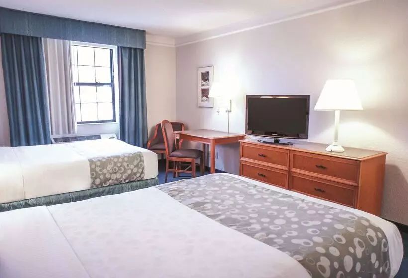 호텔 La Quinta Inn By Wyndham Moline Airport