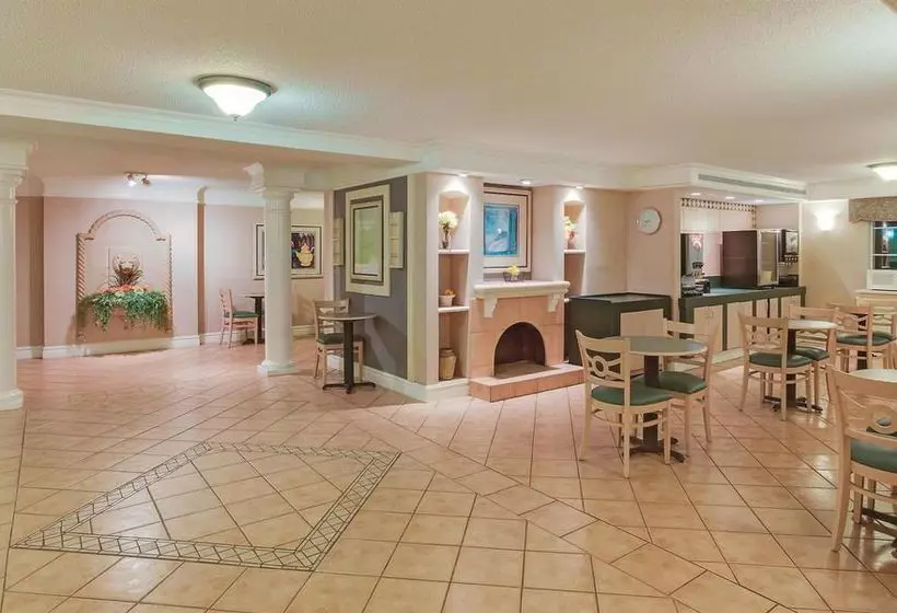 ホテル Days Inn By Wyndham Jacksonville Baymeadows