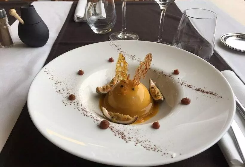 ホテル Logis Hôtel Restaurant Le Calluna