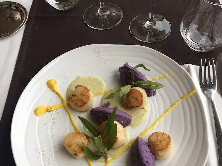 ホテル Logis Hôtel Restaurant Le Calluna