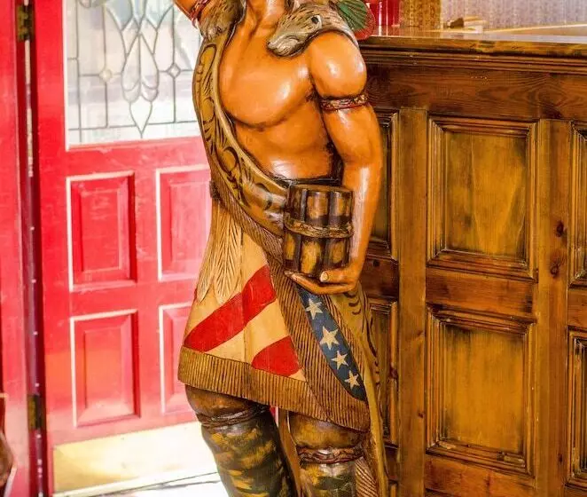 فندق Mcsweeney Arms