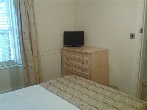 Отель Merith House