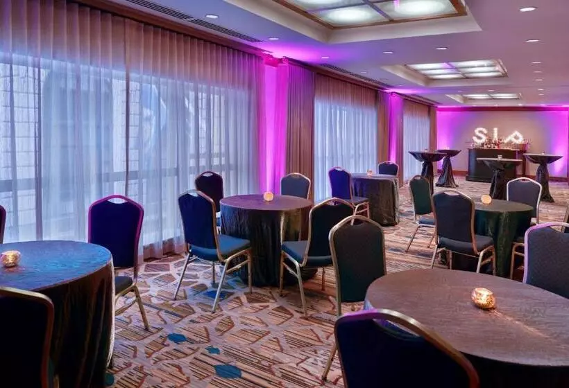 호텔 Renaissance New Orleans Pere Marquette French Quarter Area