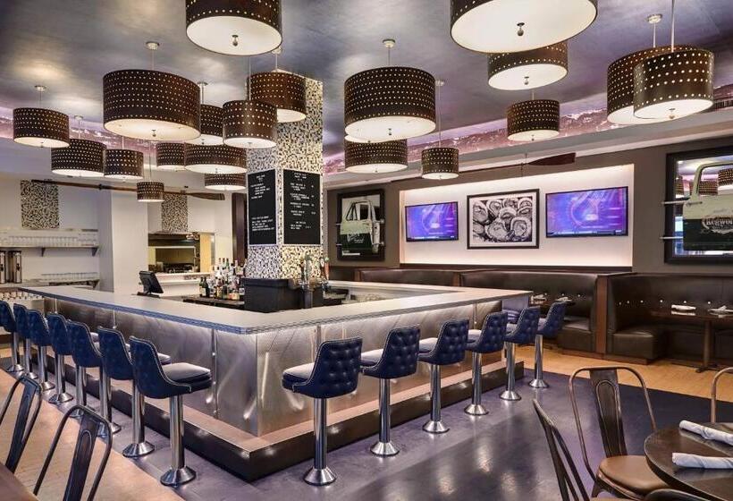 فندق Renaissance New Orleans Pere Marquette French Quarter Area