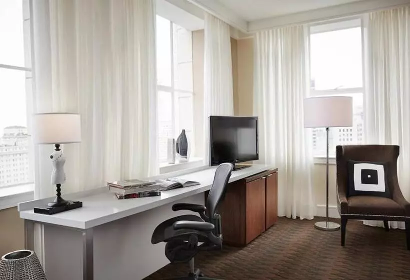 호텔 Renaissance New Orleans Pere Marquette French Quarter Area