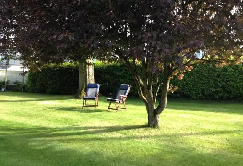 فندق Sea Dew B&b