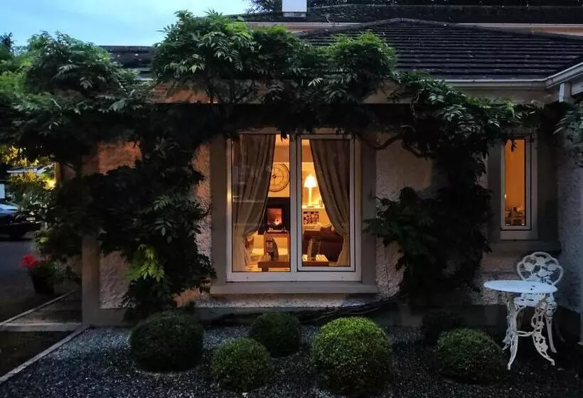 فندق Sea Dew B&b