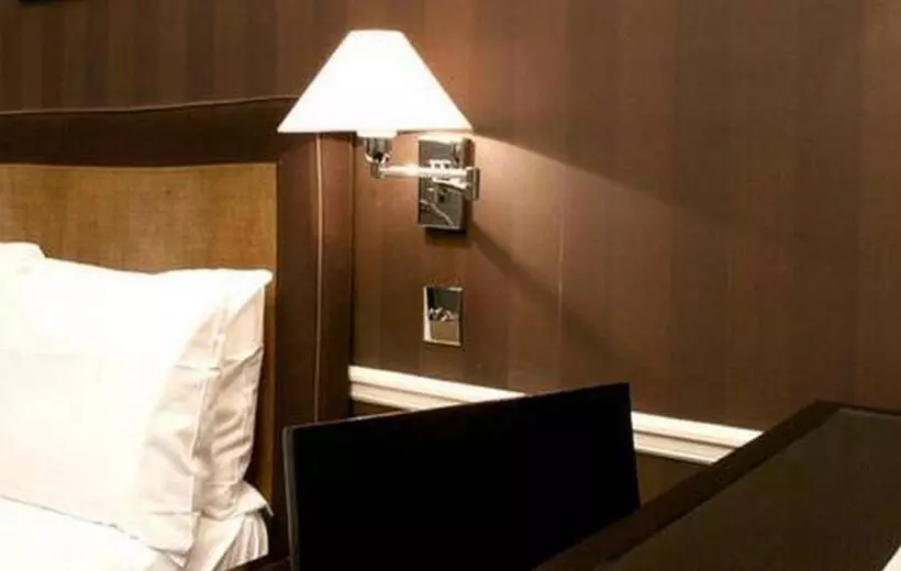 ホテル Victoires Opera