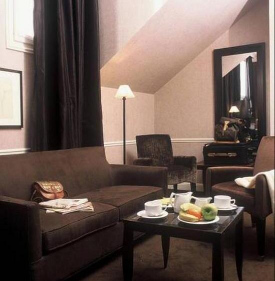 هتل Victoires Opera