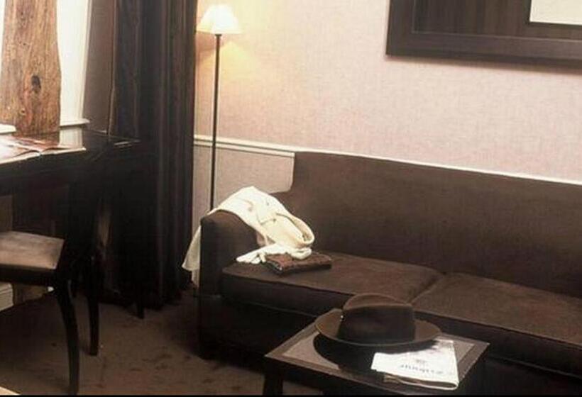 هتل Victoires Opera