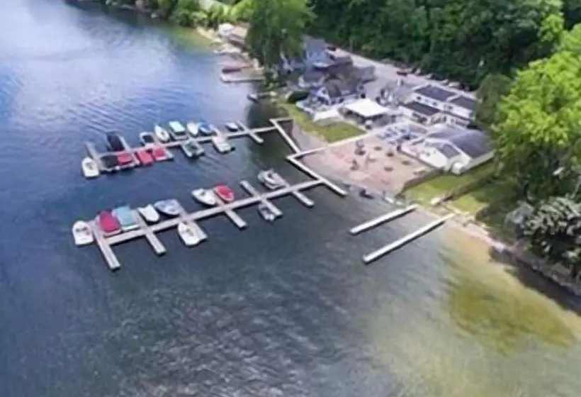 Retkeilymaja Beachcomber Inn