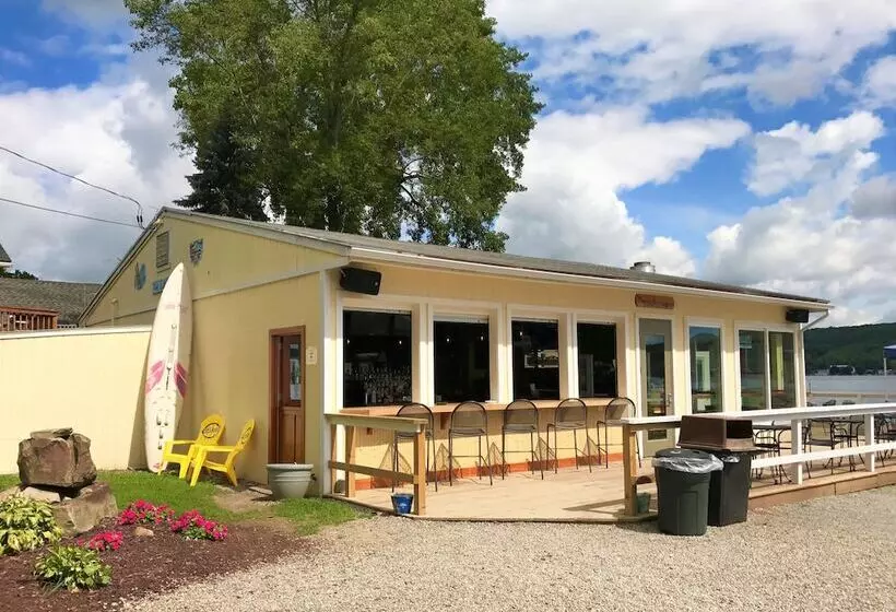 Retkeilymaja Beachcomber Inn