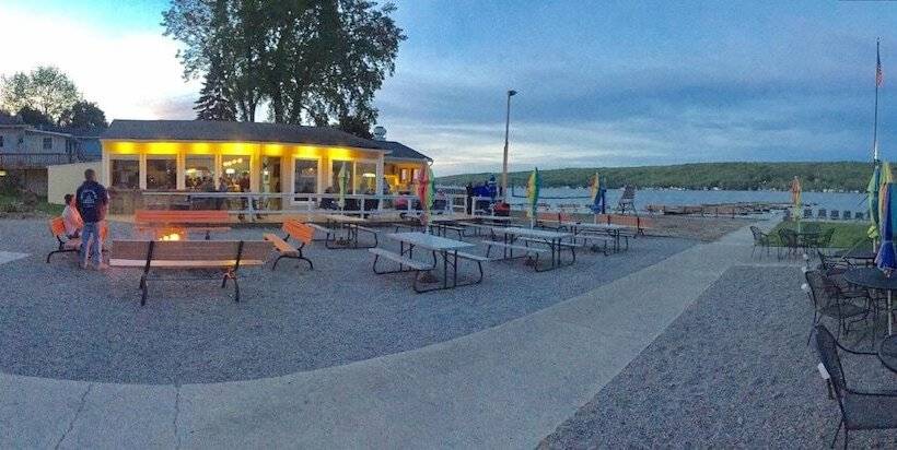 הוסטל Beachcomber Inn