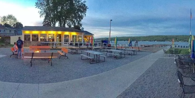 Retkeilymaja Beachcomber Inn