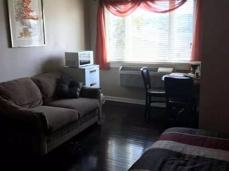 Retkeilymaja Beachcomber Inn