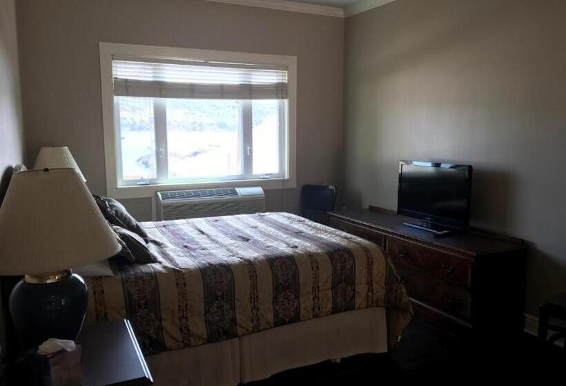 הוסטל Beachcomber Inn