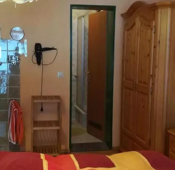 Retkeilymaja Gästehaus Schreiner