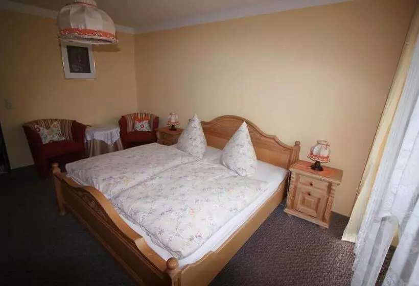 Retkeilymaja Gästehaus Schreiner