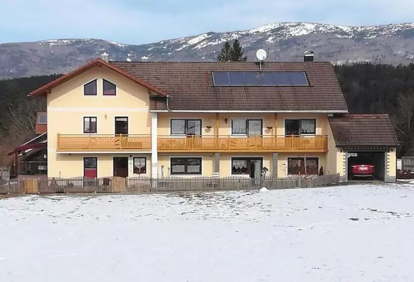 Retkeilymaja Gästehaus Schreiner