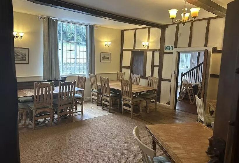ユースホステル The Bateman Arms At Shobdon