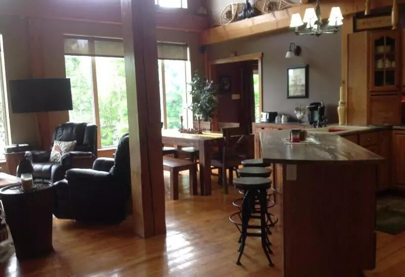 Aamiaismajoitus (B&B) Strong Timbers Bnb