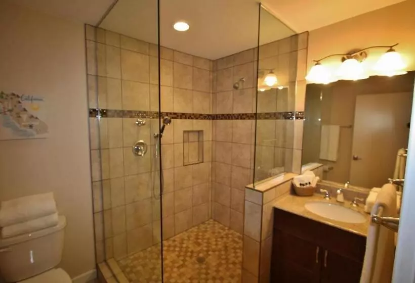 Aamiaismajoitus (B&B) The Inn At Shasta Lake