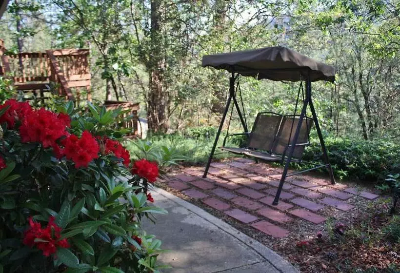 Aamiaismajoitus (B&B) The Inn At Shasta Lake