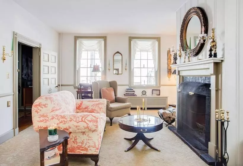 Aamiaismajoitus (B&B) The Inn At Twin Linden