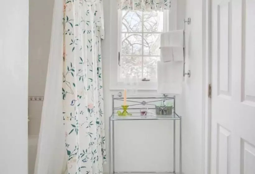 Aamiaismajoitus (B&B) The Inn At Twin Linden