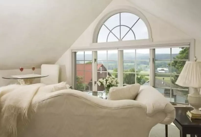 Aamiaismajoitus (B&B) The Inn At Twin Linden