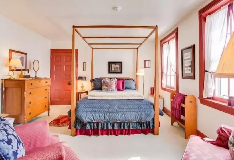 Aamiaismajoitus (B&B) The Inn At Twin Linden