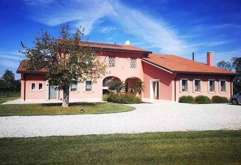 ホテル Agriturismo Casa Rossa