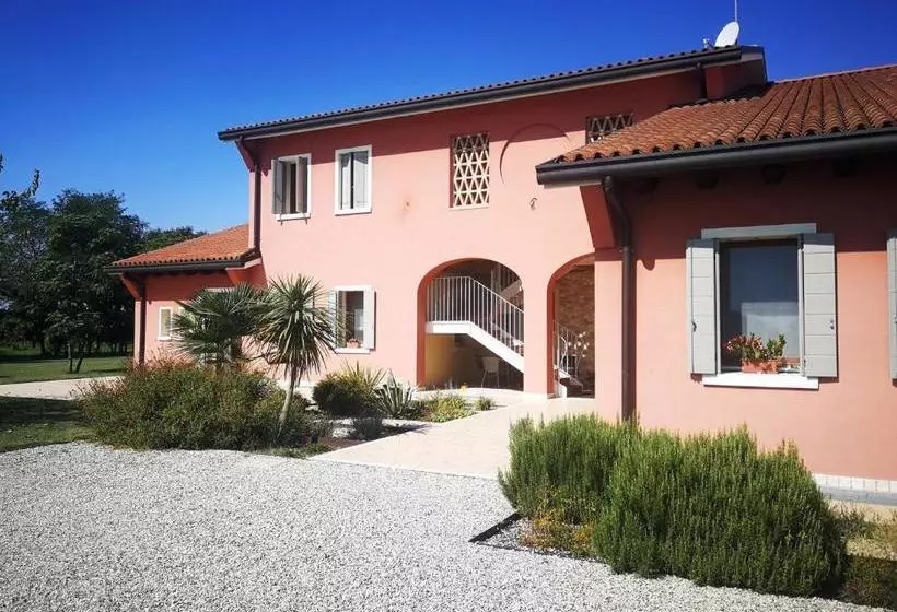 ホテル Agriturismo Casa Rossa