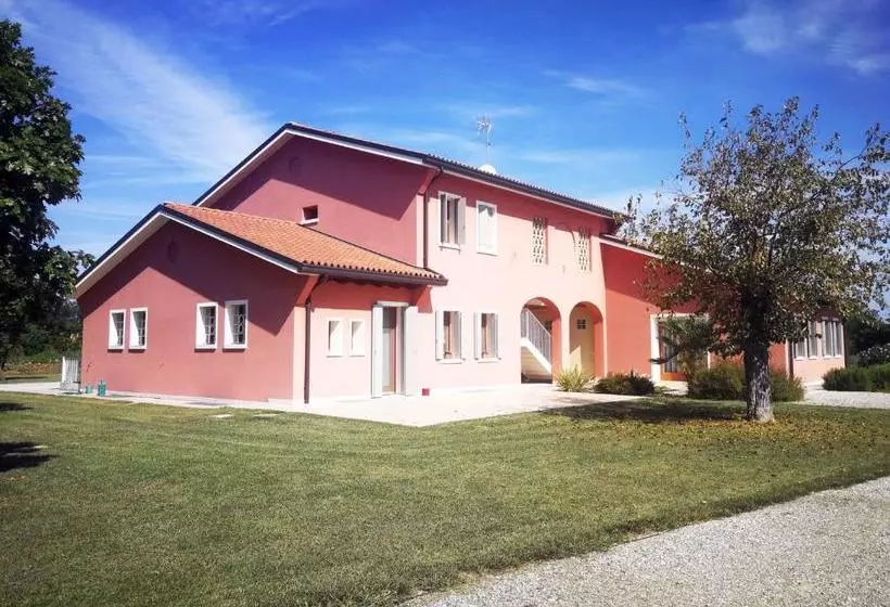 ホテル Agriturismo Casa Rossa