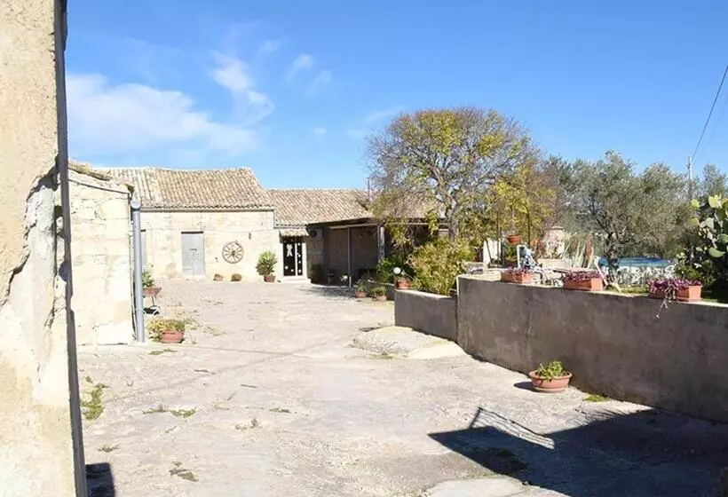 هتل Agriturismo Tenuta Carbonara