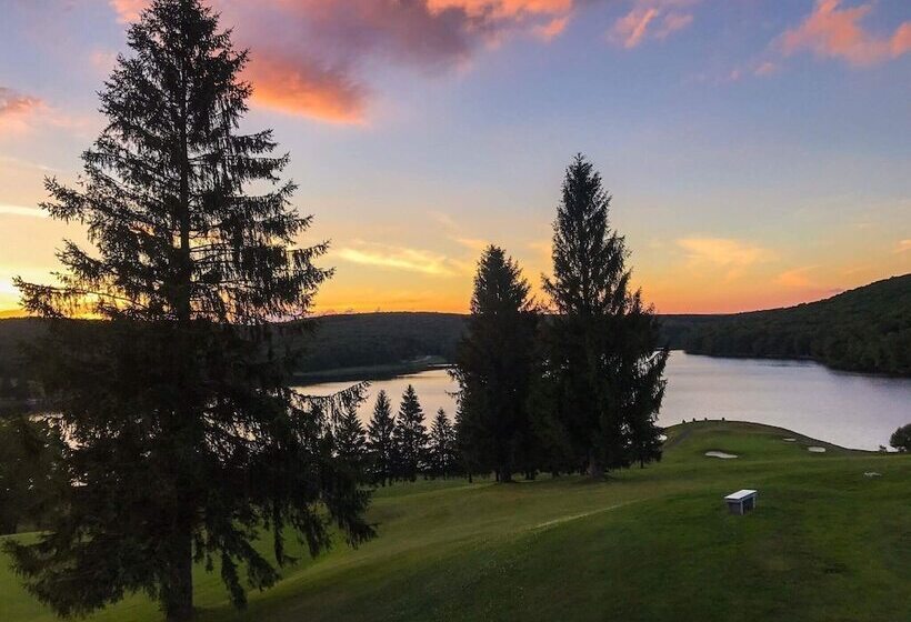 ホテル Alpine Lake Resort