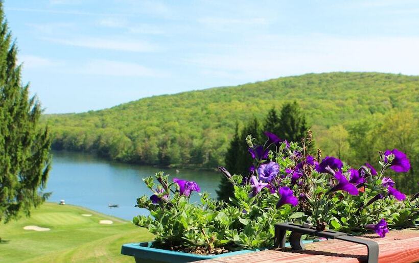 ホテル Alpine Lake Resort