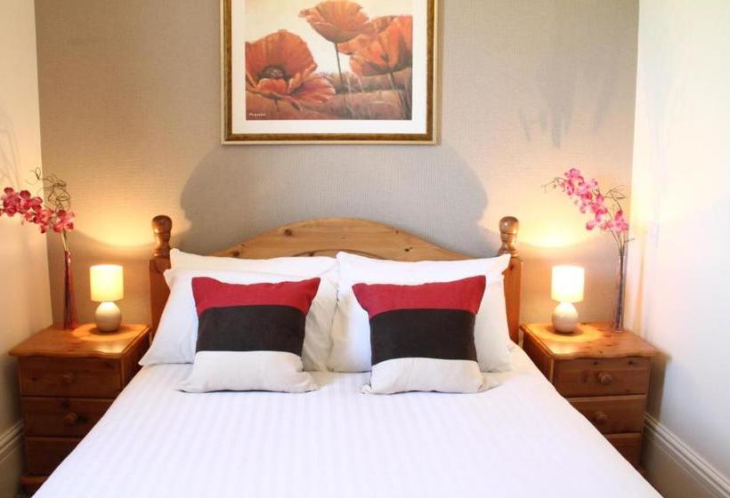 בית מלון כפרי The Grange Boutique Guest House