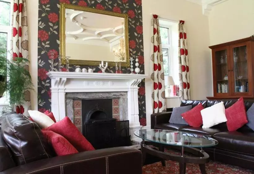 Hotelli The Grange Boutique Guest House