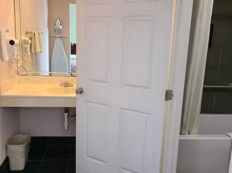 Motelli Scenic River Inn Wartburg Hwy 27